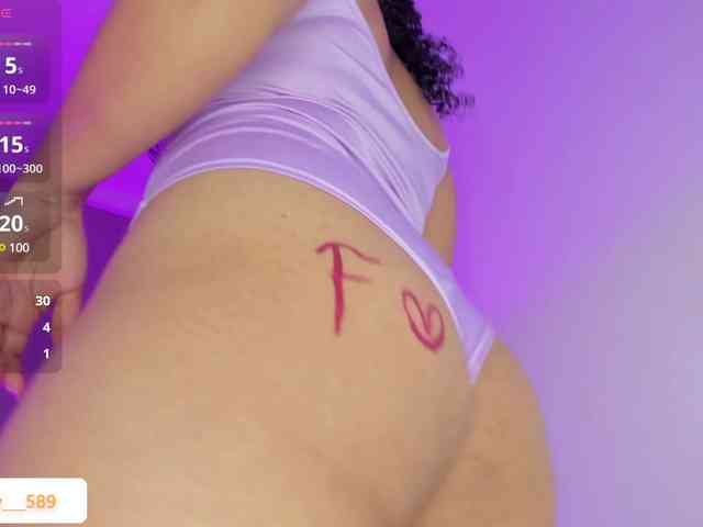 Ashley-12 webcam