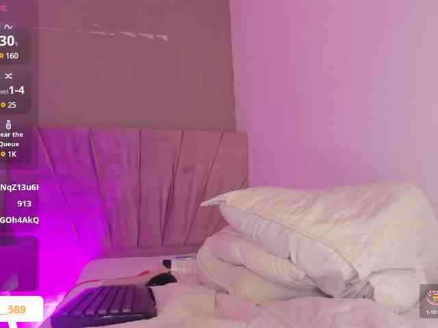 Ashley-12 webcam