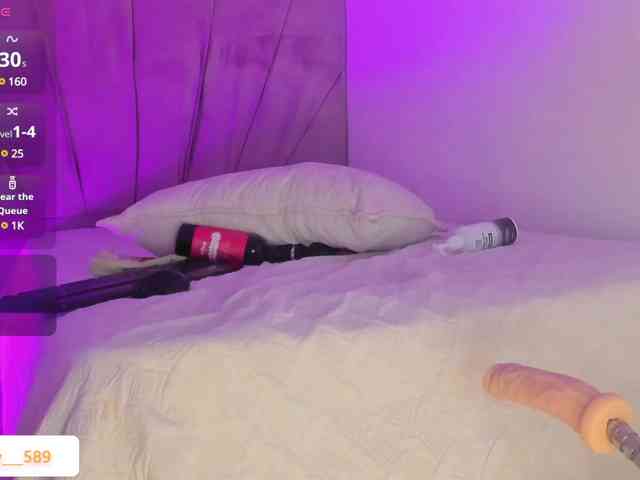 Ashley-12 webcam