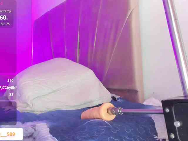 Ashley-12 webcam