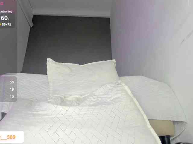 Ashley-12 webcam
