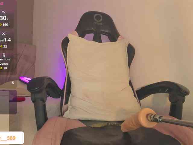 Ashley-12 webcam