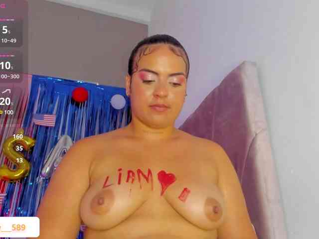 Ashley-12 webcam
