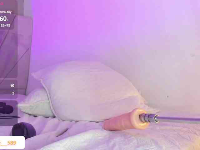 Ashley-12 webcam
