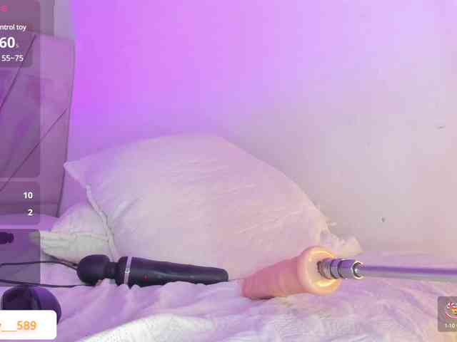 Ashley-12 webcam
