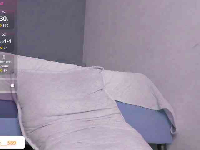 Ashley-12 webcam