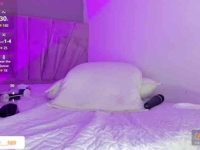 Ashley-12 webcam