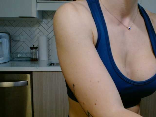 LunaBlondSexy's BongaCams show and profile