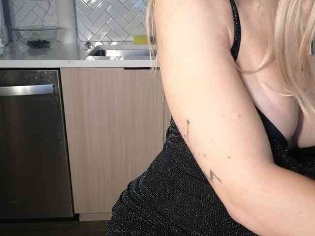 LunaBlondSexy webcam