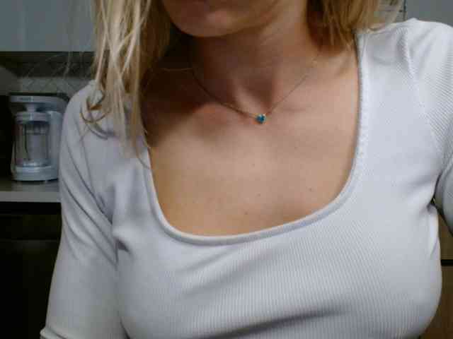 LunaBlondSexy webcam