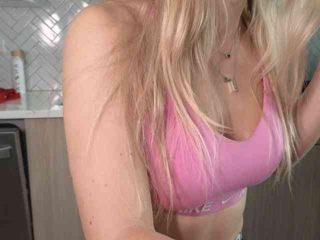 LunaBlondSexy webcam