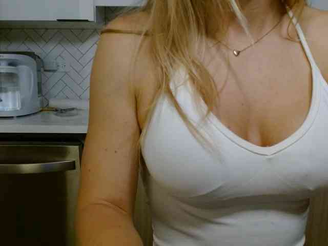 LunaBlondSexy webcam