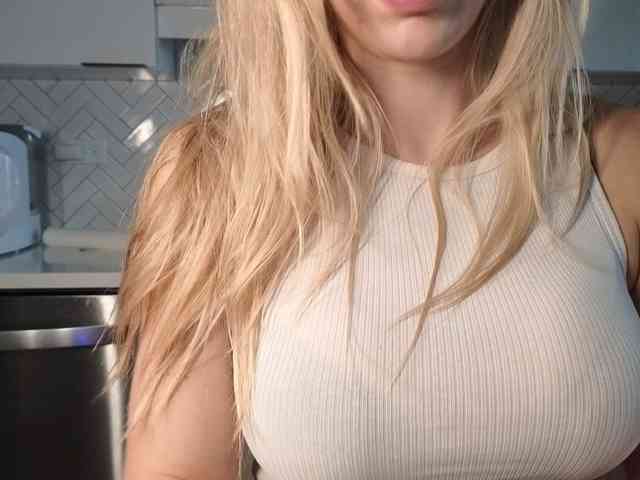 LunaBlondSexy webcam