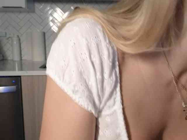 LunaBlondSexy webcam