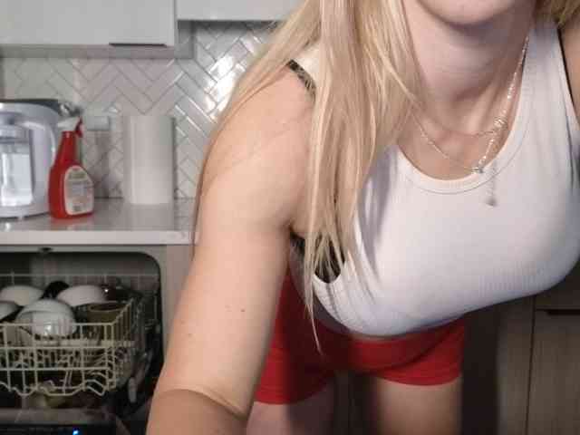 LunaBlondSexy webcam