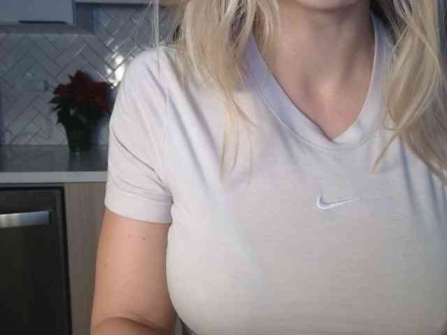 LunaBlondSexy webcam