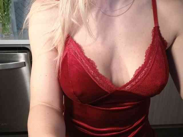 LunaBlondSexy webcam