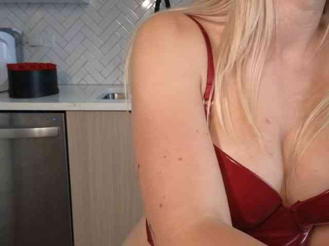 LunaBlondSexy webcam