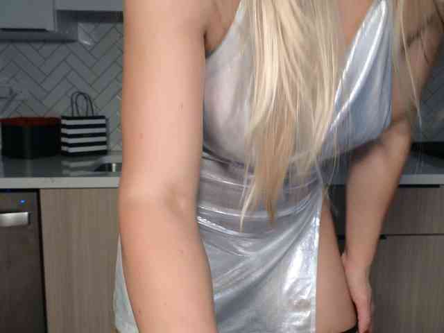 LunaBlondSexy webcam