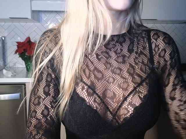 LunaBlondSexy webcam