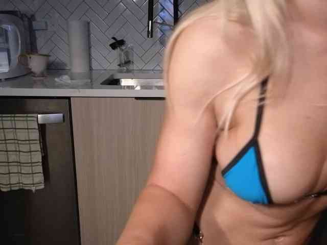 LunaBlondSexy webcam