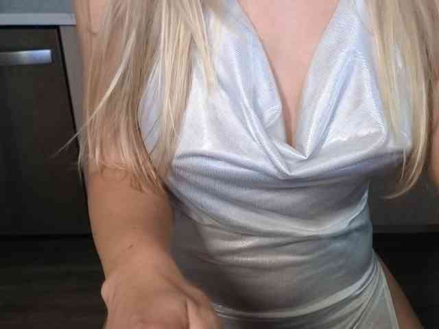 LunaBlondSexy webcam
