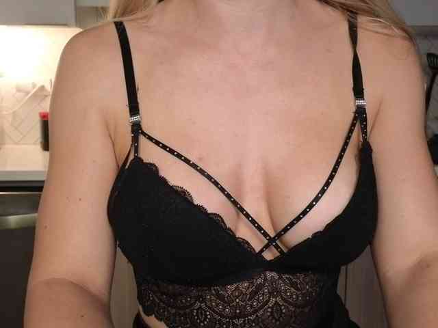 LunaBlondSexy webcam