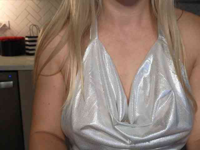 LunaBlondSexy webcam