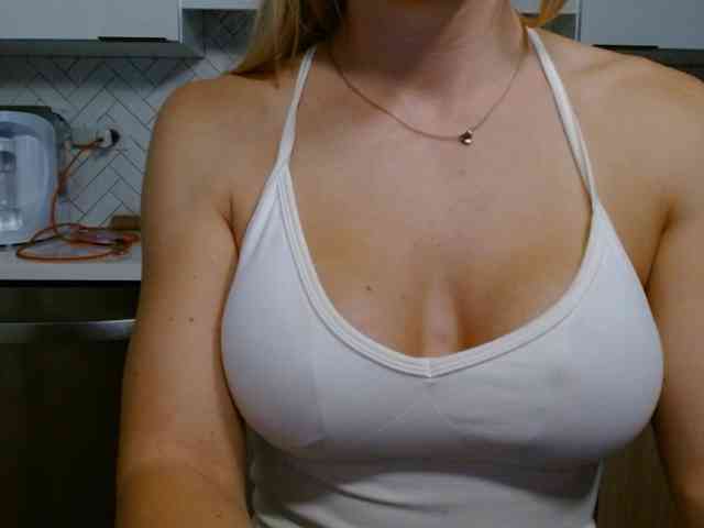 LunaBlondSexy webcam