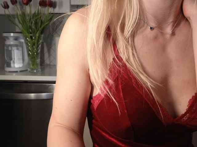 LunaBlondSexy webcam