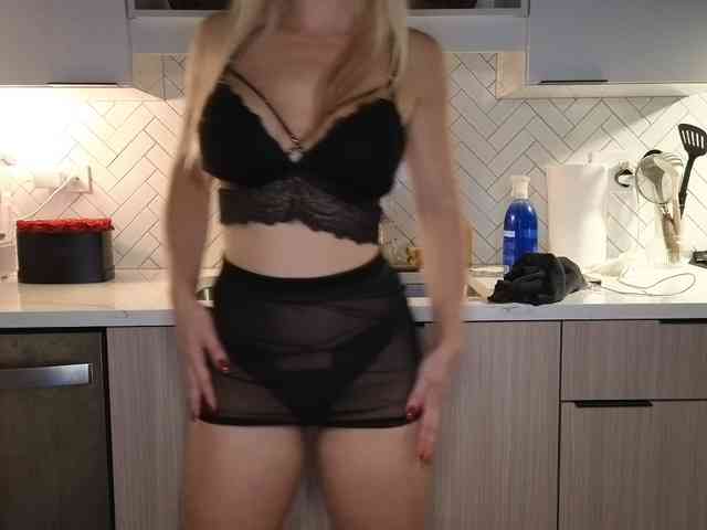 LunaBlondSexy webcam
