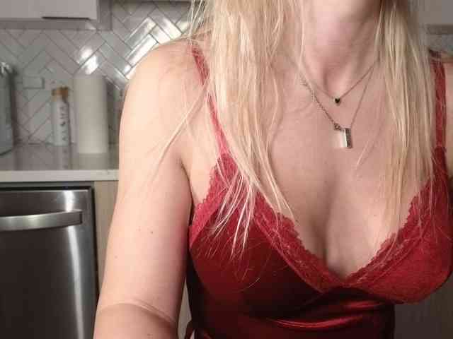 LunaBlondSexy webcam