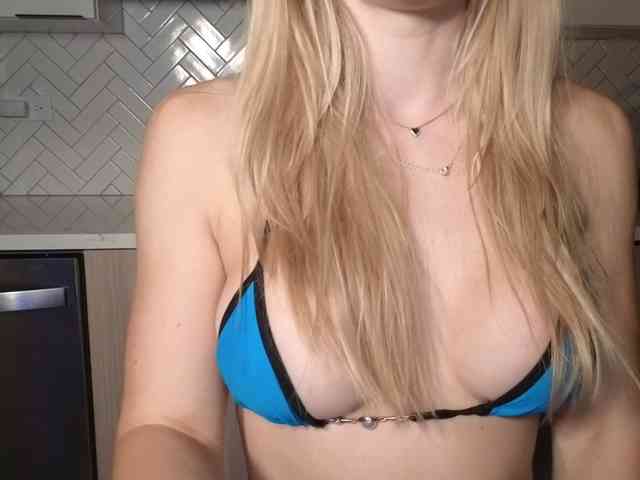 LunaBlondSexy webcam