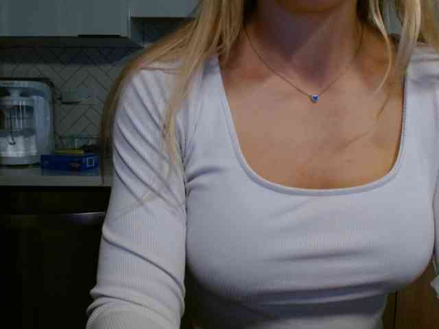 LunaBlondSexy webcam