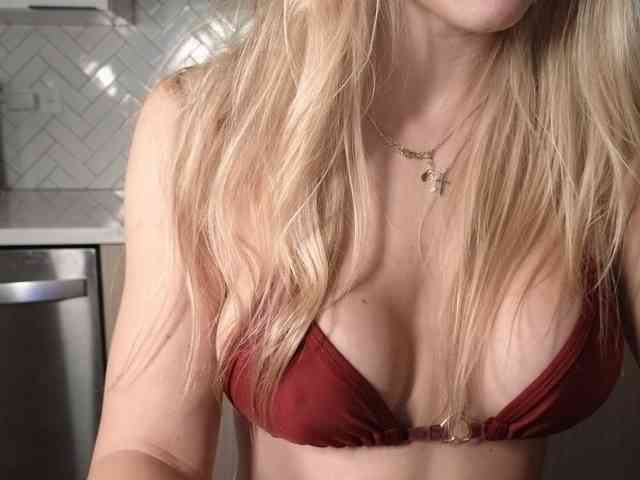 LunaBlondSexy webcam