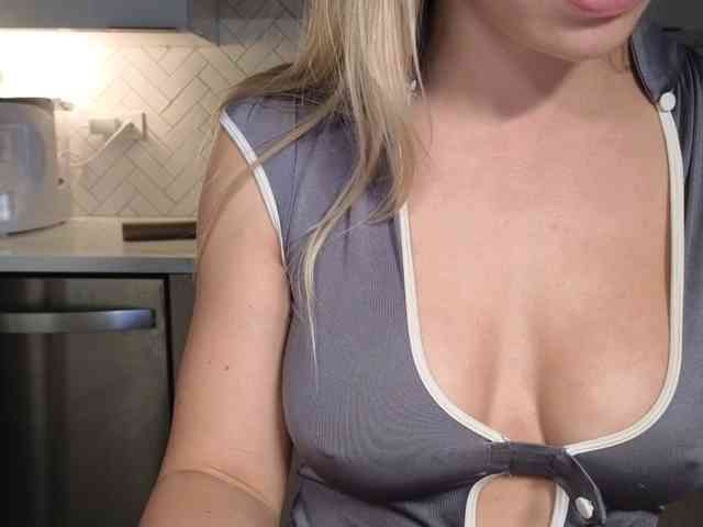 LunaBlondSexy