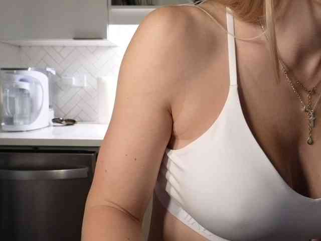 LunaBlondSexy webcam