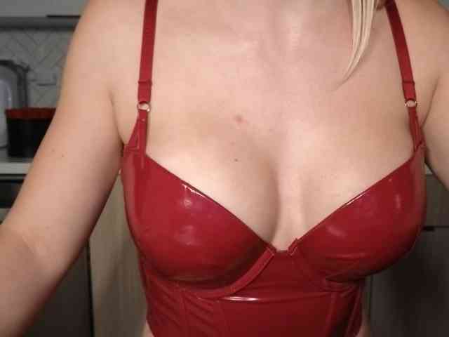 LunaBlondSexy webcam