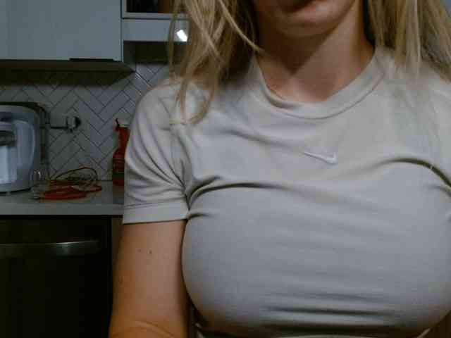 LunaBlondSexy webcam