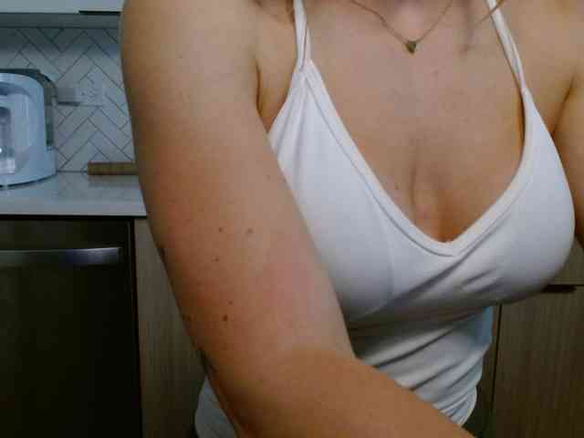 LunaBlondSexy Live Webcam on BongaCams