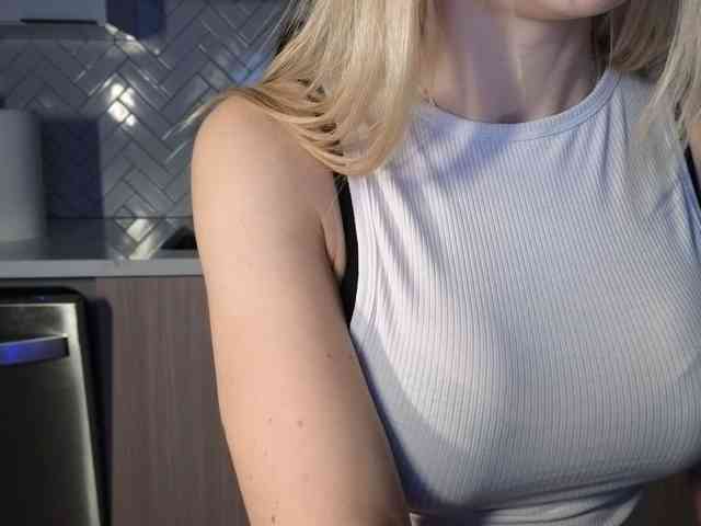 LunaBlondSexy webcam