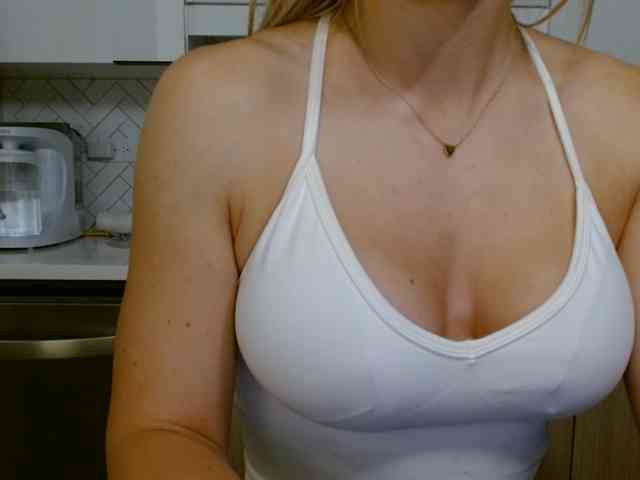 LunaBlondSexy webcam