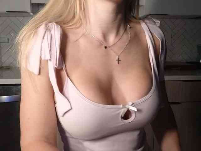 LunaBlondSexy webcam