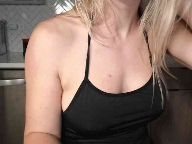 LunaBlondSexy webcam