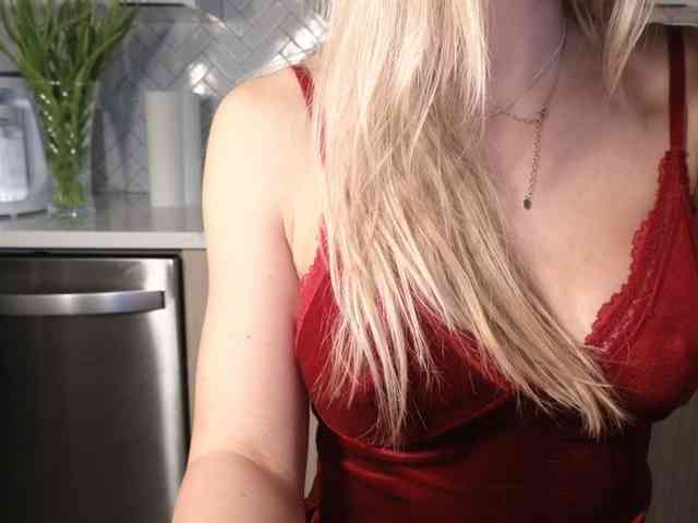 LunaBlondSexy webcam