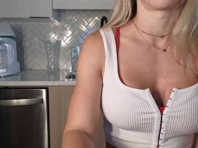 LunaBlondSexy webcam