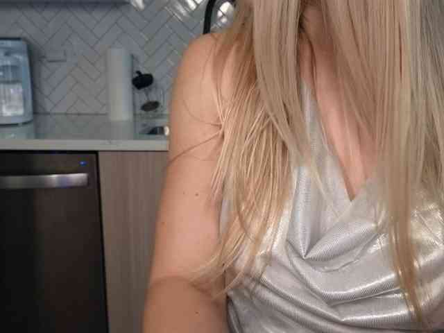 LunaBlondSexy webcam