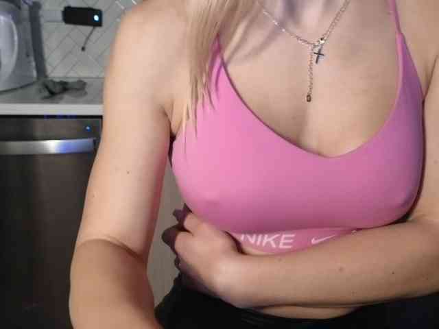 LunaBlondSexy webcam