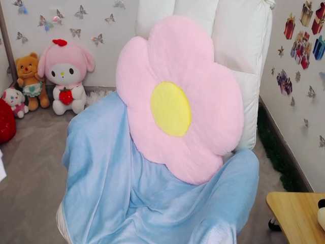 le modèle Angela19 est en webcam porno dans un show sur le site bongacams, il possède les tags suivants: Asian,Brunette,Trimmed