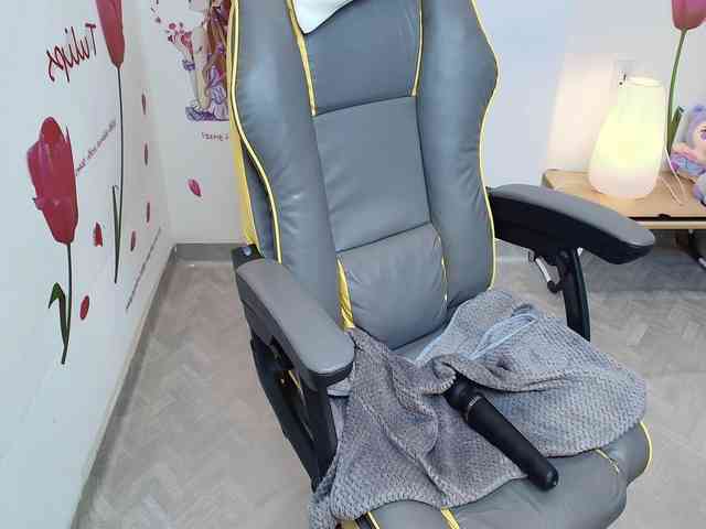 Angela19 webcam
